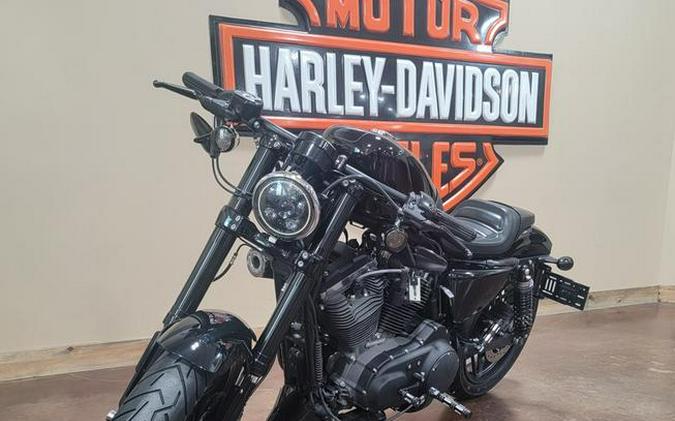 2017 Harley-Davidson® XL1200CX - Roadster™