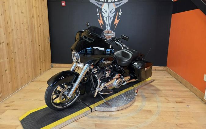 FLHX 2020 Street Glide®