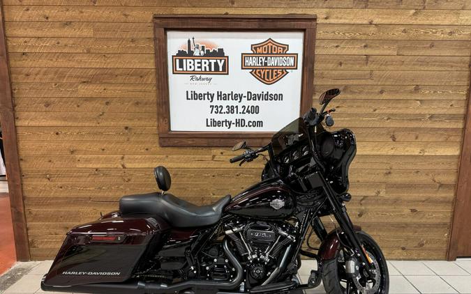 2022 Harley-Davidson® Street Glide® Special Midnight Crimson/Vivid Black FLHXS