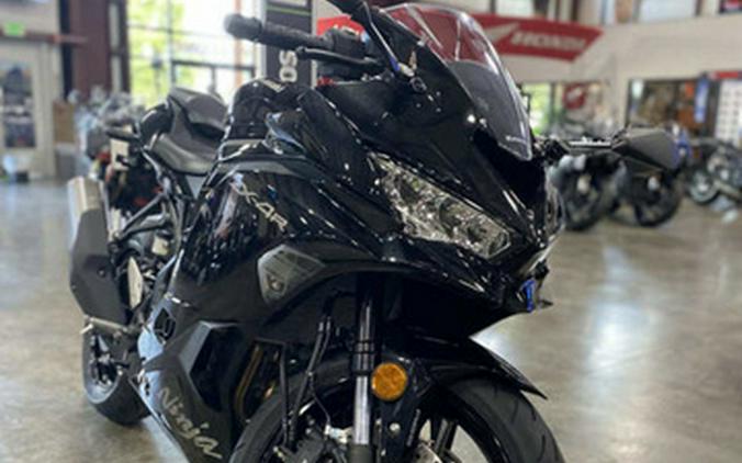 2025 Kawasaki NINJA ZX-4R ABS