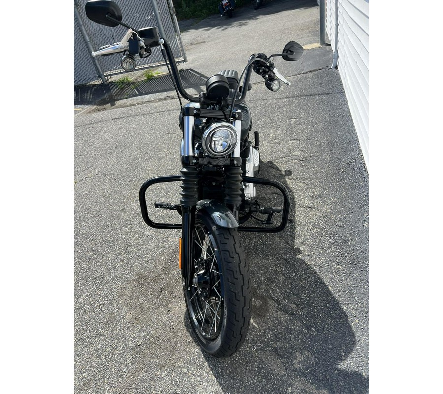 2025 Harley-Davidson® Street Bob® Iron Horse Metallic w/Cast Wheels