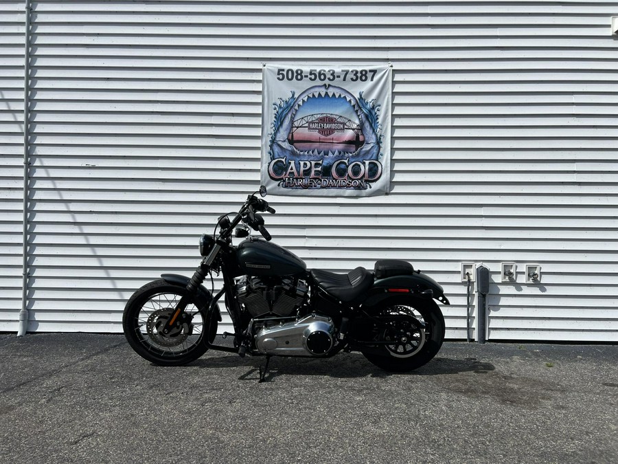2025 Harley-Davidson® Street Bob® Iron Horse Metallic w/Cast Wheels