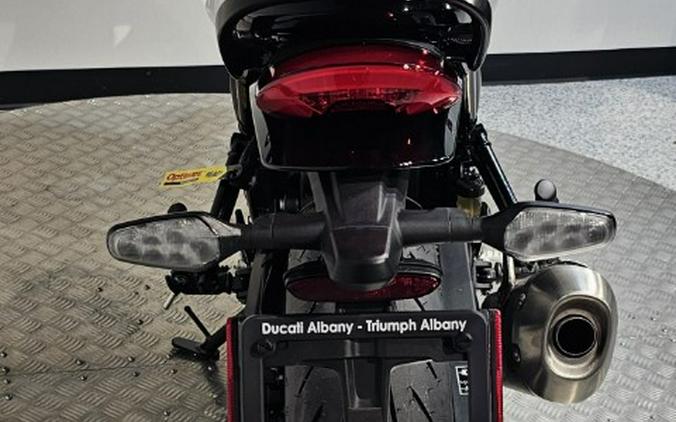 2026 Triumph Thruxton 400