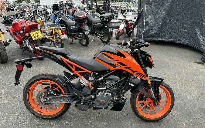 2021 KTM 200 Duke