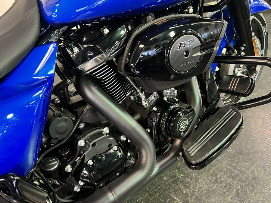 2024 Harley-Davidson Road Glide® Blue Burst FLTRX