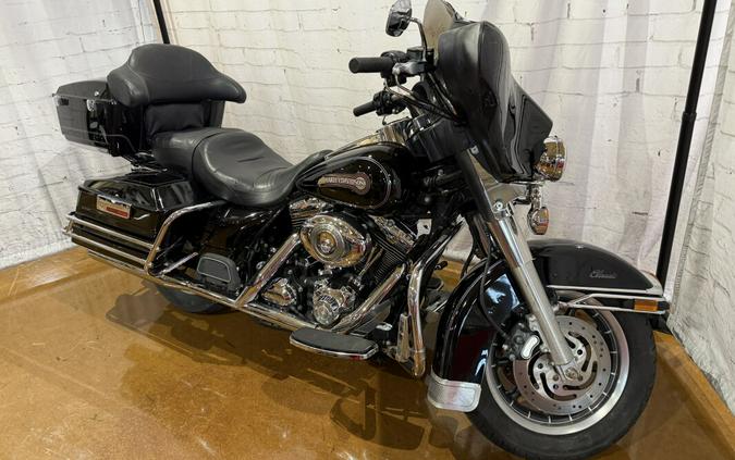 2007 Harley-Davidson® Electra Glide® Classic FLHTC 721933 Vivid Black