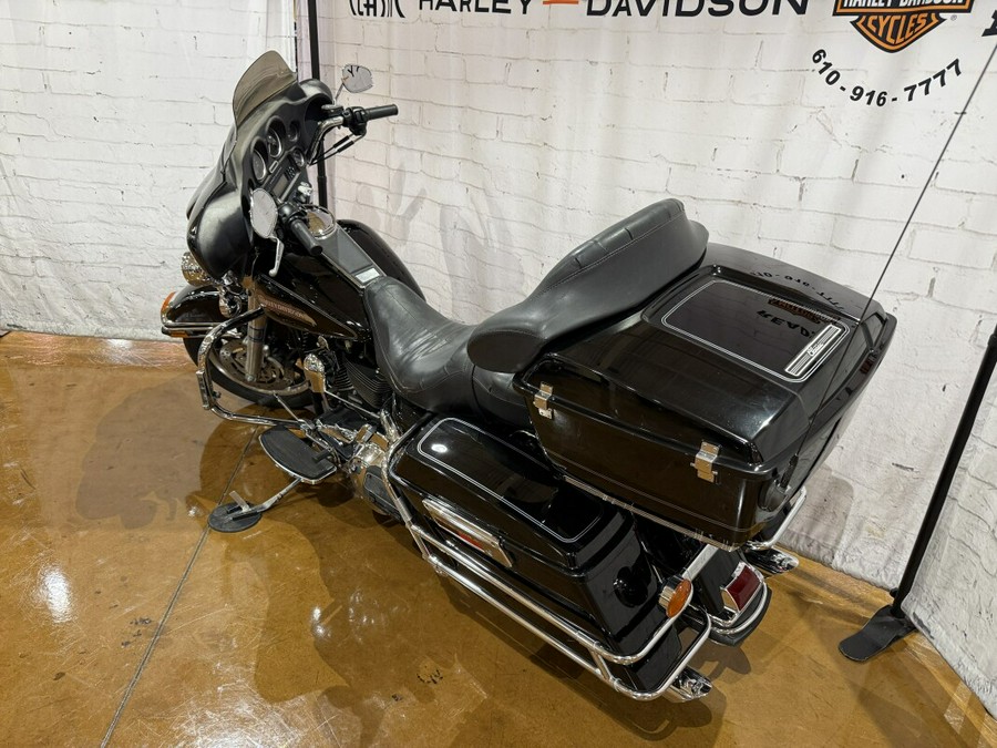 2007 Harley-Davidson® Electra Glide® Classic FLHTC 721933 Vivid Black
