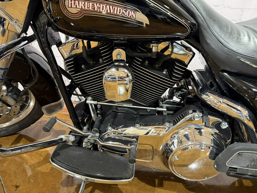 2007 Harley-Davidson® Electra Glide® Classic FLHTC 721933 Vivid Black
