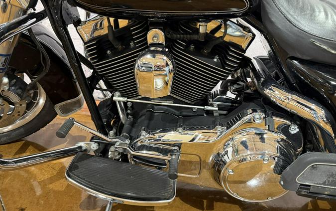 2007 Harley-Davidson® Electra Glide® Classic FLHTC 721933 Vivid Black