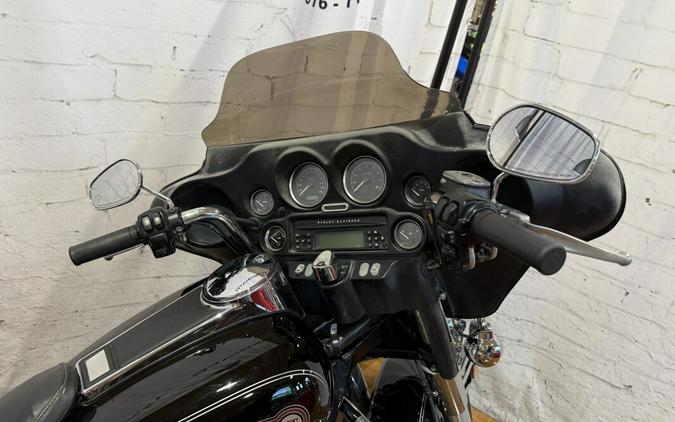 2007 Harley-Davidson® Electra Glide® Classic FLHTC 721933 Vivid Black