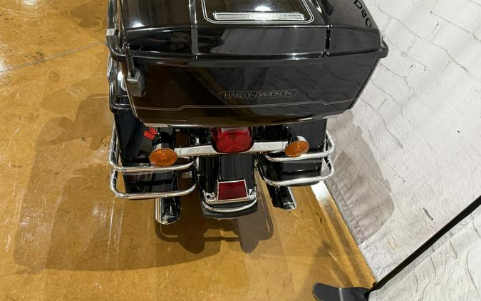 2007 Harley-Davidson® Electra Glide® Classic FLHTC 721933 Vivid Black