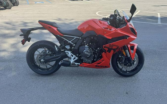 2026 Suzuki GSX800FRQM6