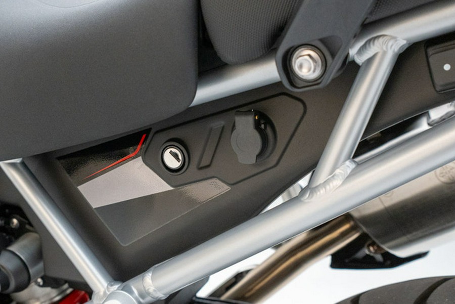 2025 Triumph Tiger 900 GT Pro Graphite Sapphire Black