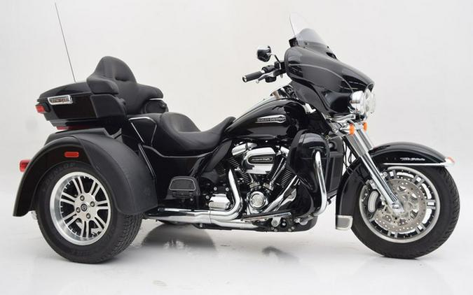 2017 Harley-Davidson FLHTCUTG - Tri Glide Ultra