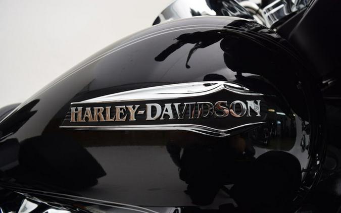 2017 Harley-Davidson FLHTCUTG - Tri Glide Ultra