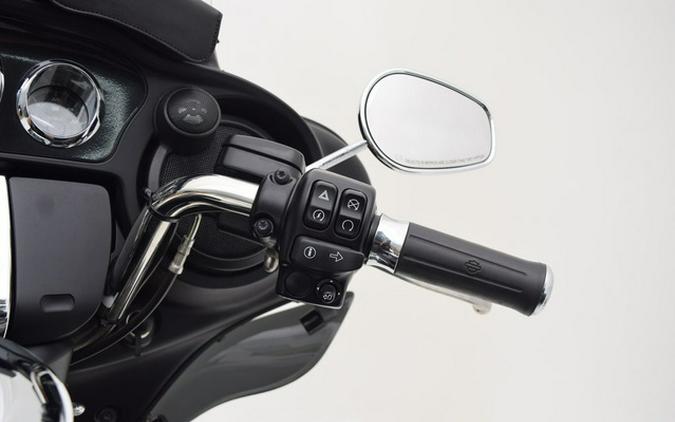 2017 Harley-Davidson FLHTCUTG - Tri Glide Ultra