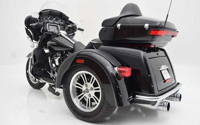 2017 Harley-Davidson FLHTCUTG - Tri Glide Ultra