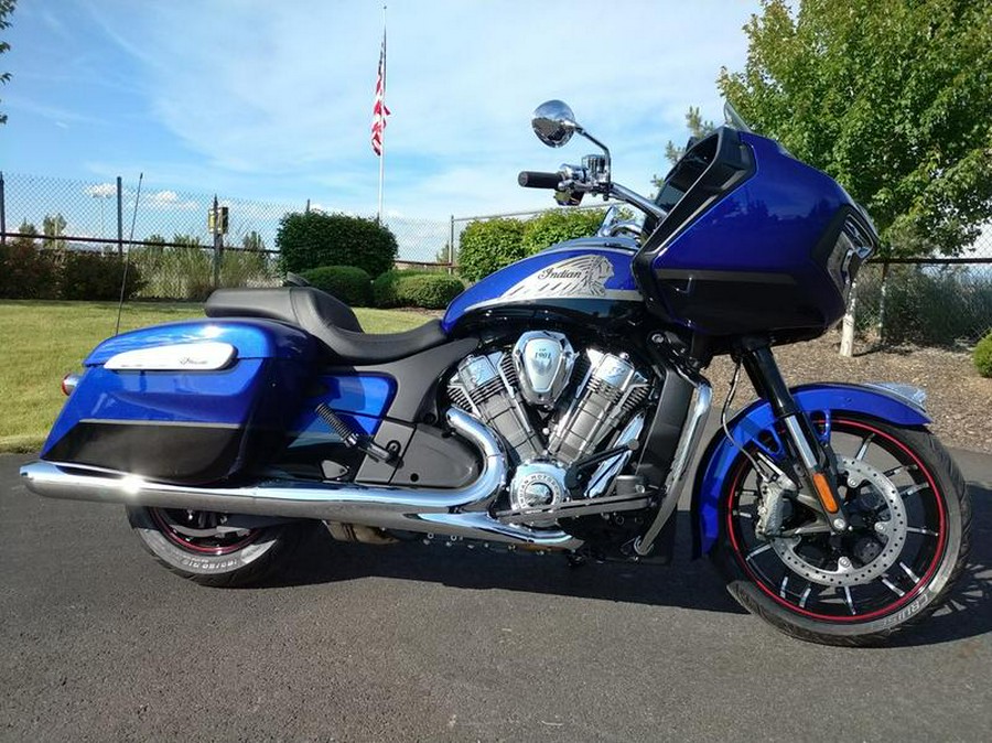 2023 Indian Motorcycle® Challenger® Limited Spirit Blue Metallic / Black Metallic