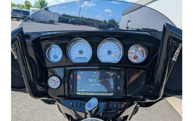 2014 STREET GLIDE SPECIAL - Harley-Davidson®