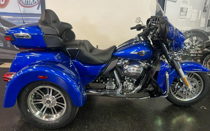 2024 Harley-Davidson Tri Glide Ultra Blue Burst FLHTCUTG