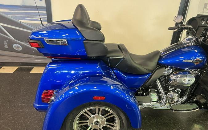 2024 Harley-Davidson Tri Glide Ultra Blue Burst FLHTCUTG