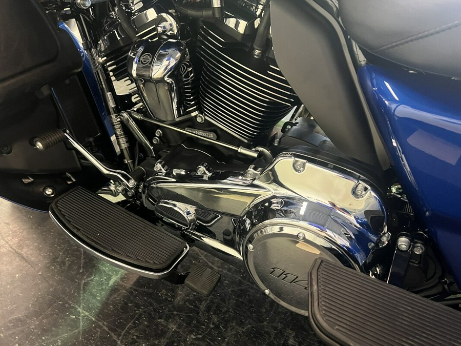 2024 Harley-Davidson Tri Glide Ultra Blue Burst FLHTCUTG