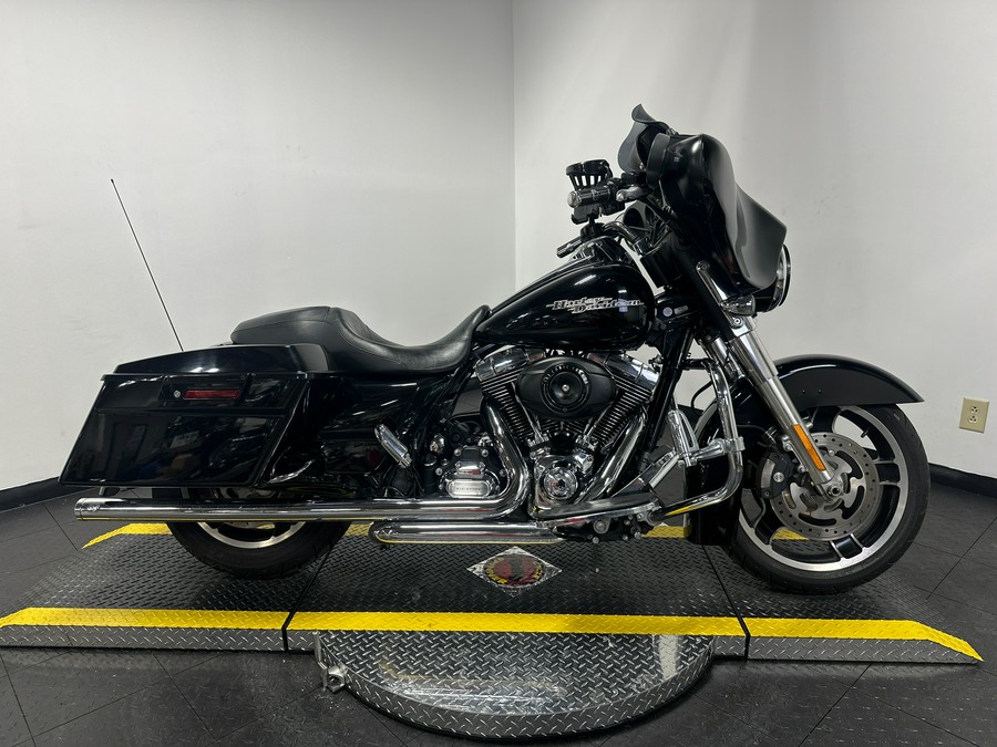 2013 Harley-Davidson FLHX