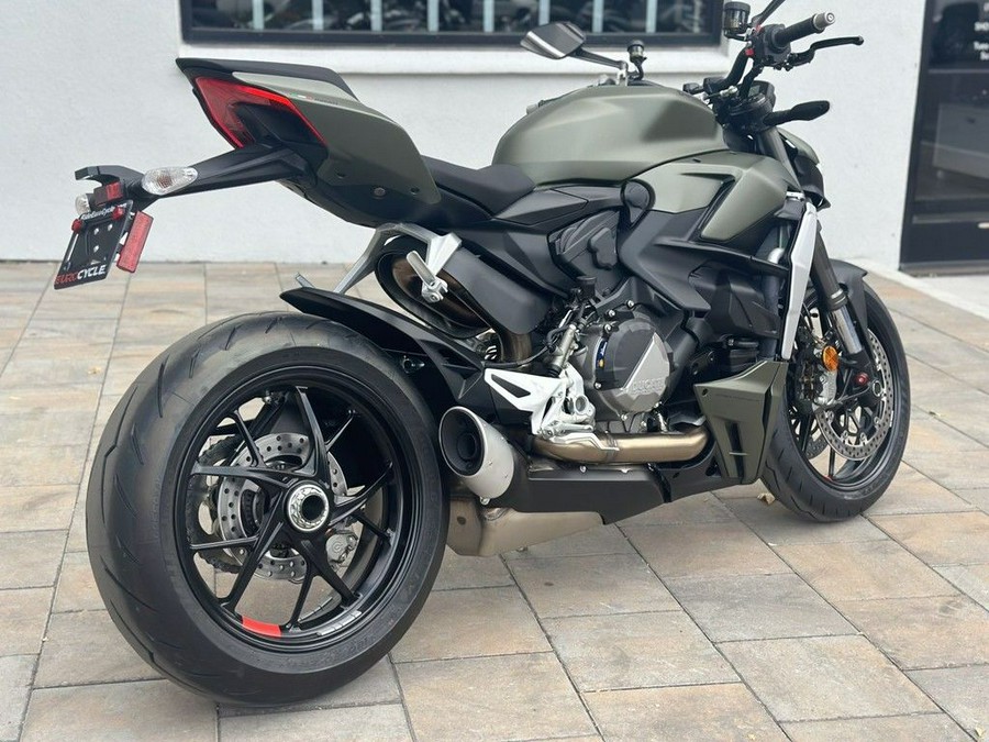 2025 Ducati Streetfighter V2 Storm Green