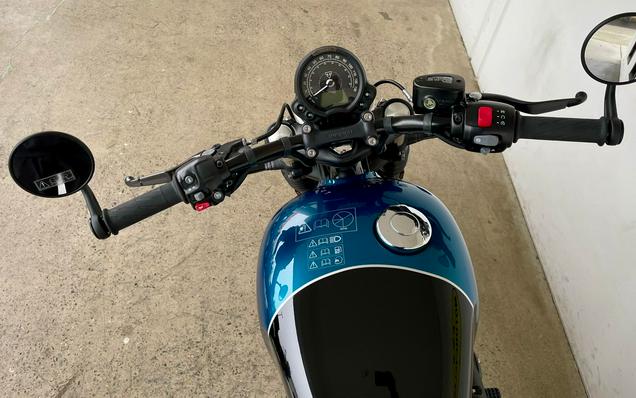 2026 Triumph BONNEVILLE BOBBER