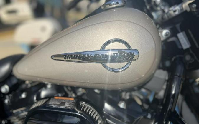 2018 Harley-Davidson® FLHCS - Softail® Heritage Classic 114