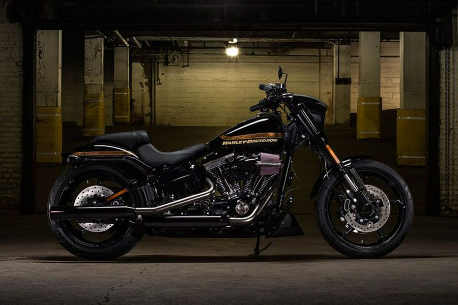 2017 Harley-Davidson CVO™ Pro Street Breakout®