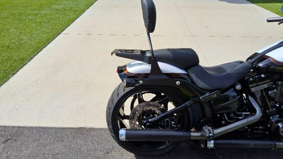 2017 Harley-Davidson CVO™ Pro Street Breakout®