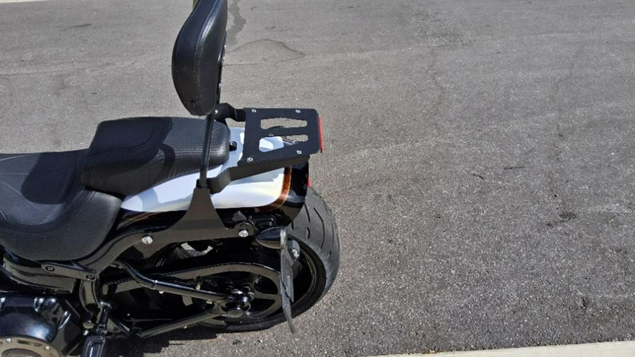 2017 Harley-Davidson CVO™ Pro Street Breakout®