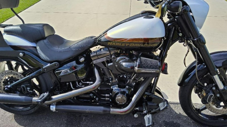 2017 Harley-Davidson CVO™ Pro Street Breakout®