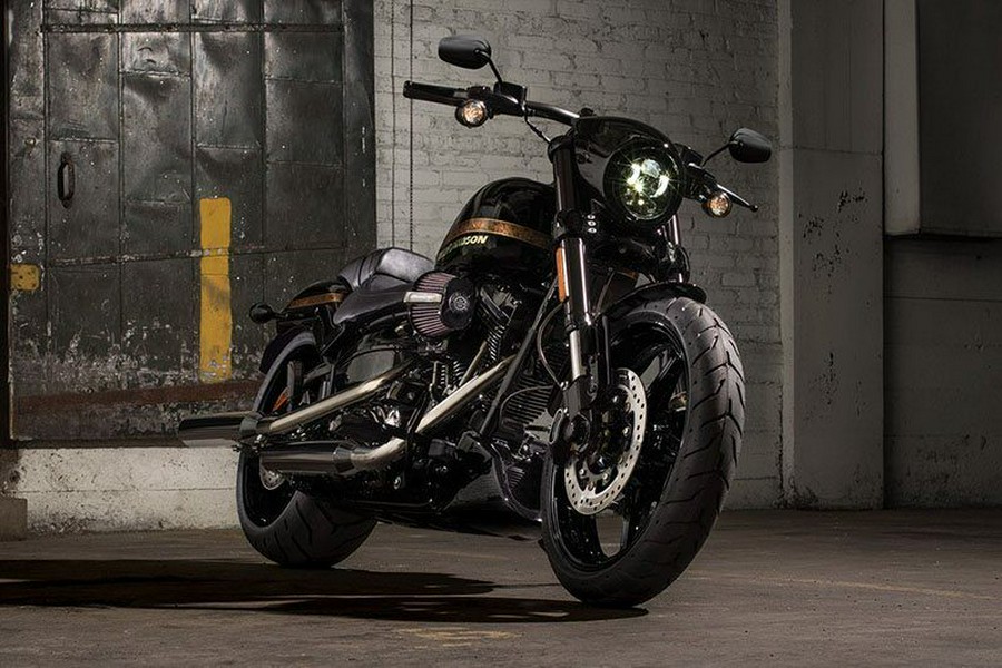 2017 Harley-Davidson CVO™ Pro Street Breakout®
