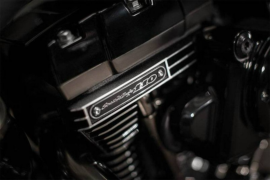 2017 Harley-Davidson CVO™ Pro Street Breakout®