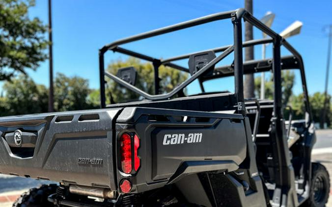 2023 Can-Am® Defender MAX HD7