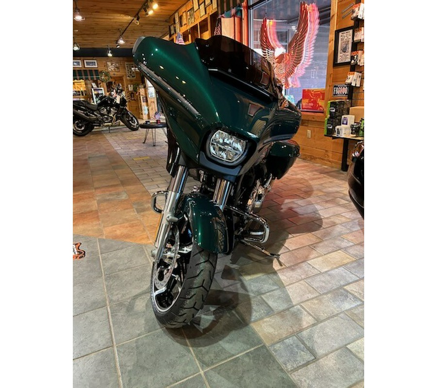 2024 Harley-Davidson Street Glide® Alpine Green w/Cast Wheels