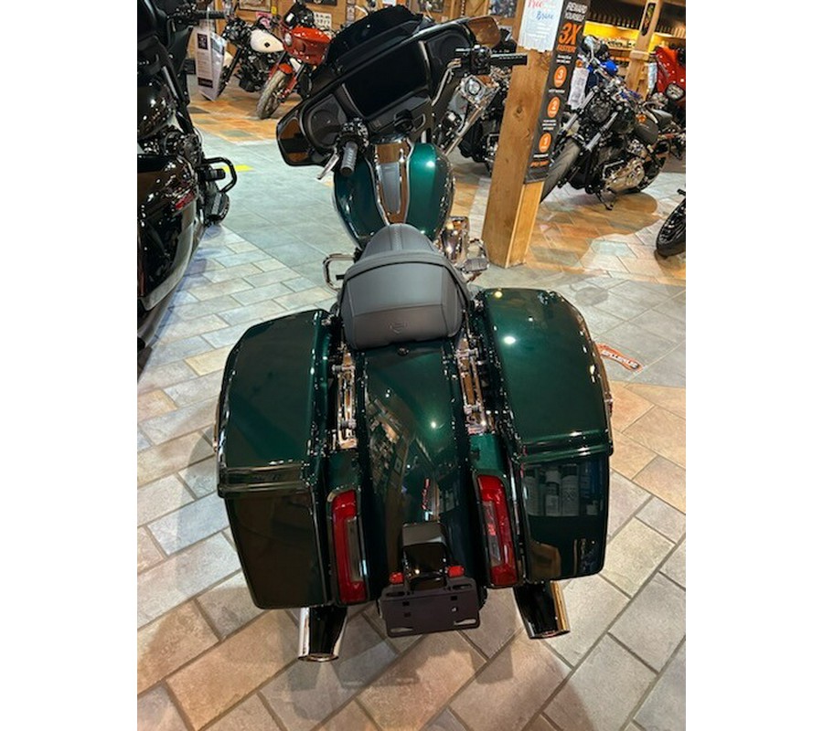 2024 Harley-Davidson Street Glide® Alpine Green w/Cast Wheels