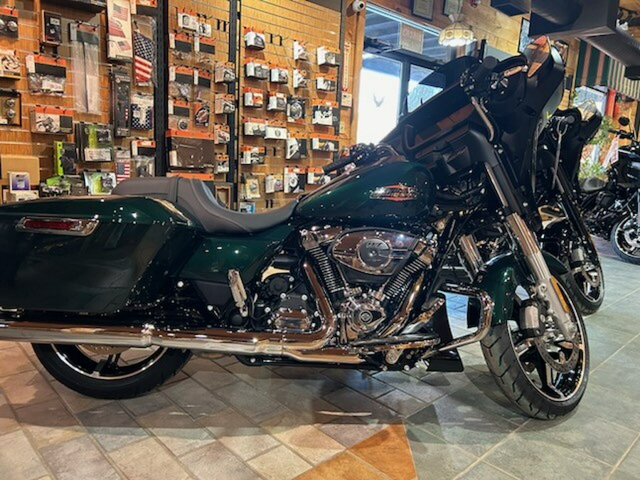 2024 Harley-Davidson Street Glide® Alpine Green w/Cast Wheels