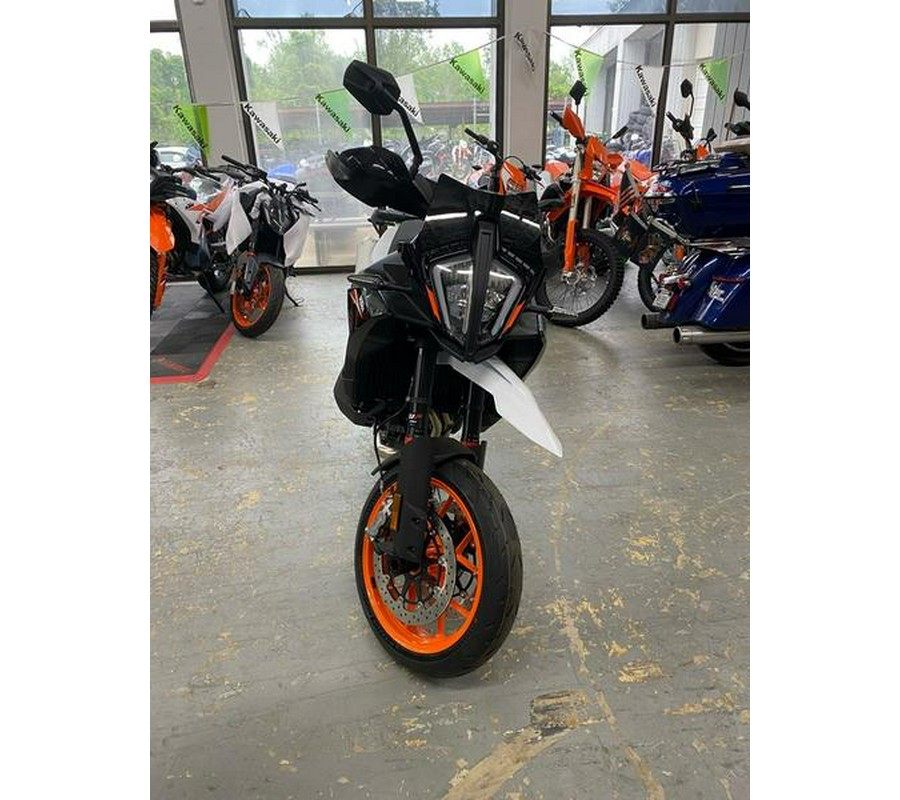 2024 KTM 890 SMT