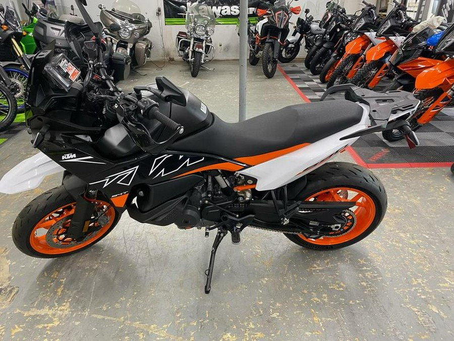 2024 KTM 890 SMT