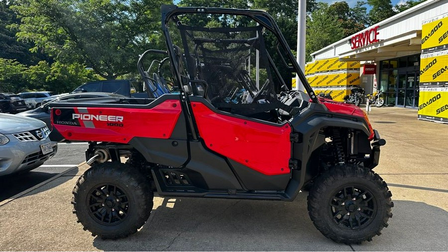 2023 Honda Pioneer 1000 Deluxe