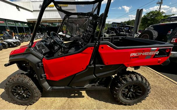 2023 Honda Pioneer 1000 Deluxe