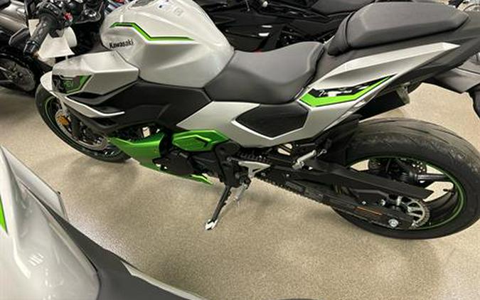 2024 Kawasaki Z7 Hybrid ABS