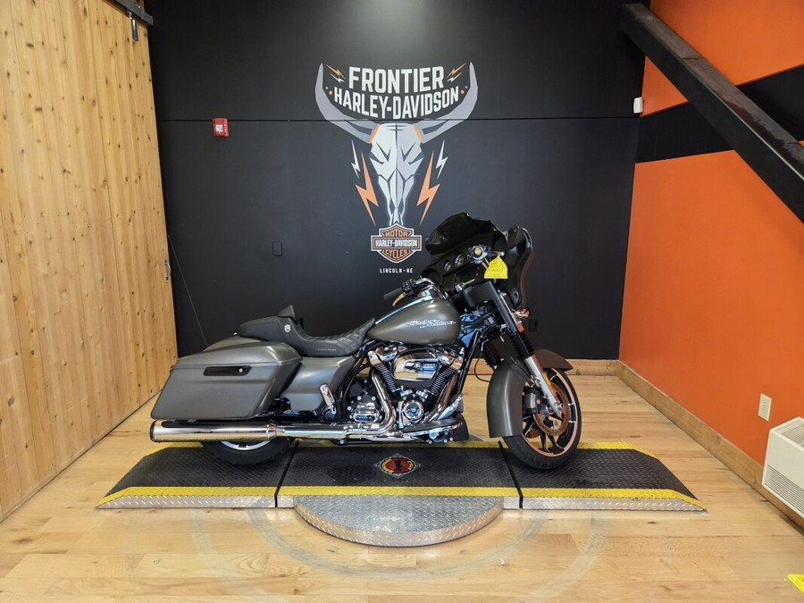 FLHX 2018 Street Glide®
