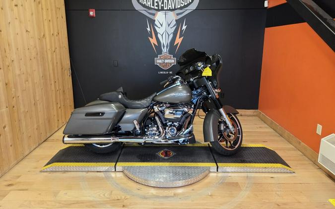 FLHX 2018 Street Glide®