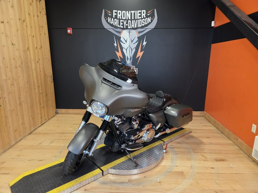 FLHX 2018 Street Glide®