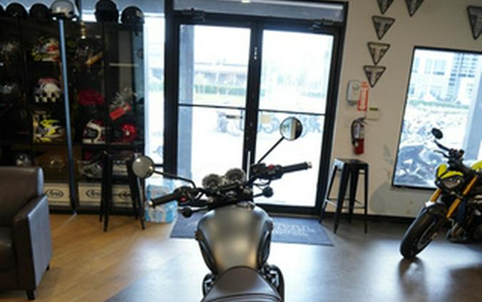 2026 Triumph Bonneville T120 Black