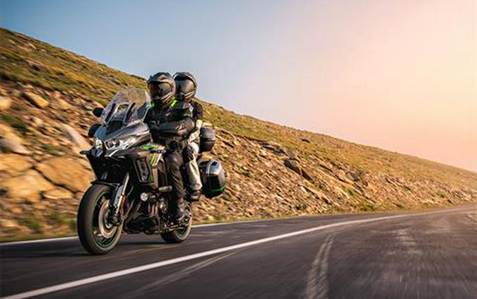 2025 Kawasaki Versys® 1100 SE LT ABS